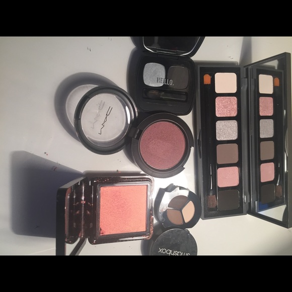 Mac, Buxom, Bobbi Brown, And Bare Minerals Makeup - Picture 2 of 4
